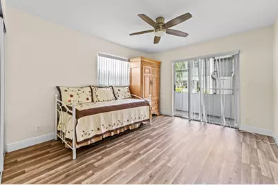 205 Flanders E, Delray Beach, FL 33484 - Photo 17