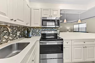 205 Flanders E, Delray Beach, FL 33484 - Photo 5