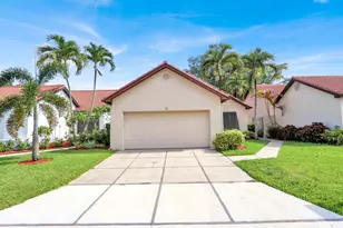 13 Ironwood Way N, Palm Beach Gardens, FL 33418 - Photo 1