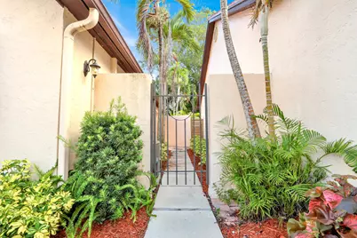 13 Ironwood Way N, Palm Beach Gardens, FL 33418 - Photo 3
