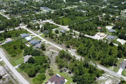 518 Cottonwood Avenue S, Lehigh Acres, FL 33974 - Photo 9