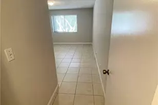 197 Lakeview Dr, Weston, FL 33326 - Photo 11