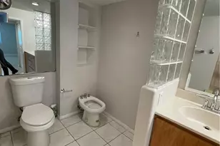 197 Lakeview Dr, Weston, FL 33326 - Photo 17