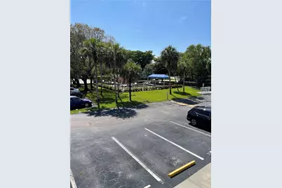 197 Lakeview Drive #202, Weston, FL 33326 - Photo 3