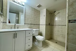 197 Lakeview Dr, Weston, FL 33326 - Photo 11