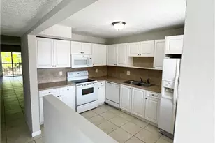197 Lakeview Dr, Weston, FL 33326 - Photo 7