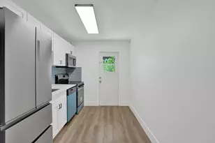 2020 NE 15th St, Fort Lauderdale, FL 33304 - Photo 9