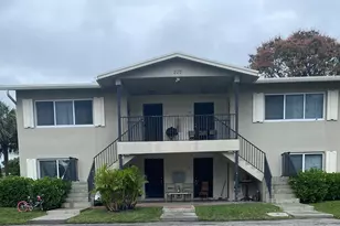 225 SW 7th St, Boca Raton, FL 33432 - Photo 1