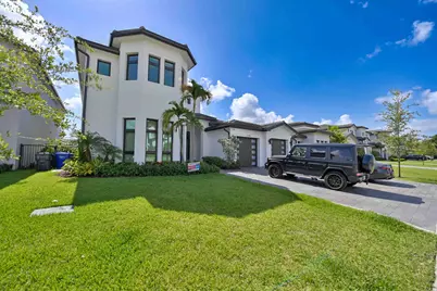 5746 Ashwood Circle W, Hollywood, FL 33312 - Photo 3