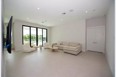 5746 Ashwood Circle W, Hollywood, FL 33312 - Photo 9