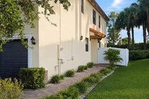 4822 NW 56th Ct, Tamarac, FL 33319 - Photo 3