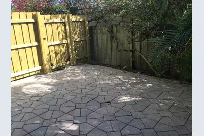 812 SE 8th Avenue, Deerfield Beach, FL 33441 - Photo 13