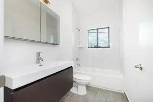 1036 NE 33rd St, Oakland Park, FL 33334 - Photo 19