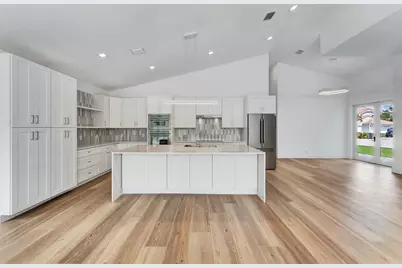 13878 Palm Grove Place, Palm Beach Gardens, FL 33418 - Photo 23