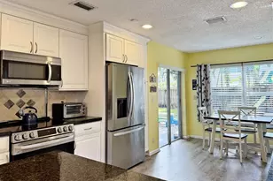 1020 NW 107th Ave, Plantation, FL 33322 - Photo 9