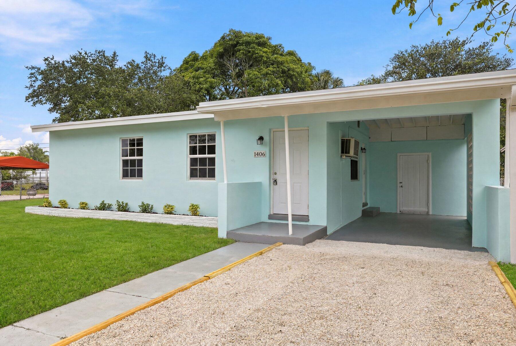 1406 NW 11th St main architectural view