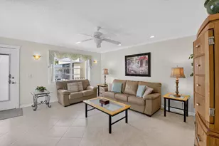 323 Capri G, Delray Beach, FL 33484 - Photo 7