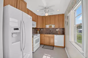 323 Capri G, Delray Beach, FL 33484 - Photo 9