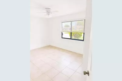 9202 E Highland Pines Boulevard, Palm Beach Gardens, FL 33418 - Photo 7