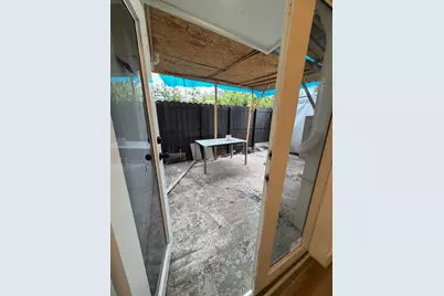2137 NW 1st Terrace #back, Miami, FL 33125 - Photo 7