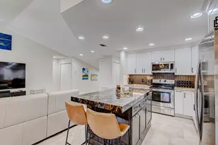 13 Lexington Ln E, Palm Beach Gardens, FL 33418 - Photo 23