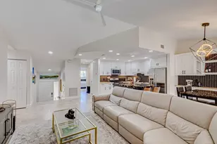13 Lexington Ln E, Palm Beach Gardens, FL 33418 - Photo 11