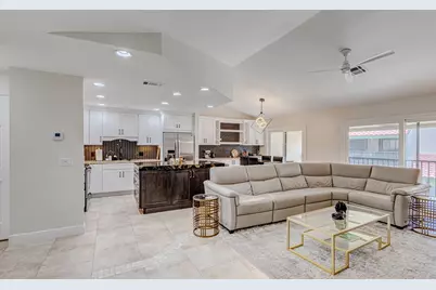 13 Lexington Lane E #F, Palm Beach Gardens, FL 33418 - Photo 7