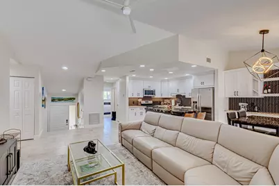 13 Lexington Lane E #F, Palm Beach Gardens, FL 33418 - Photo 11