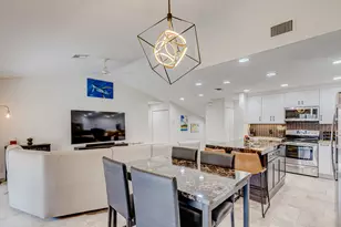 13 Lexington Ln E, Palm Beach Gardens, FL 33418 - Photo 23