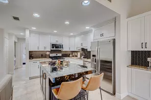 13 Lexington Ln E, Palm Beach Gardens, FL 33418 - Photo 15