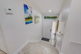 13 Lexington Ln E, Palm Beach Gardens, FL 33418 - Photo 5