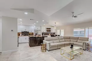 13 Lexington Ln E, Palm Beach Gardens, FL 33418 - Photo 7