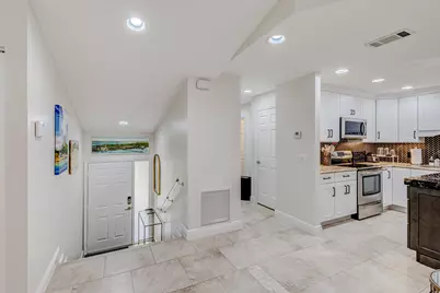 13 Lexington Lane E #F, Palm Beach Gardens, FL 33418 - Photo 13