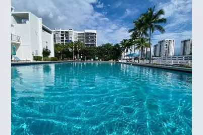 1000 Parkview Drive #316, Hallandale Beach, FL 33009 - Photo 7