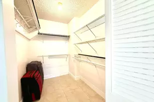 1000 Parkview Dr, Hallandale Beach, FL 33009 - Photo 17