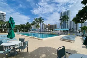 1000 Parkview Dr, Hallandale Beach, FL 33009 - Photo 3