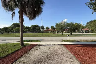 2881 NW 11th Pl, Fort Lauderdale, FL 33311 - Photo 21