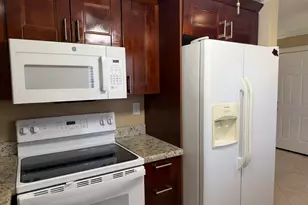 119 Burgundy C, Delray Beach, FL 33484 - Photo 3