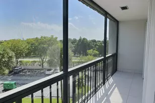 3050 Presidential Way, West Palm Beach, FL 33401 - Photo 21