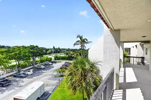 3050 Presidential Way, West Palm Beach, FL 33401 - Photo 11