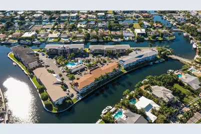 450 Paradise Isle Boulevard, Hallandale Beach, FL 33009 - Photo 23