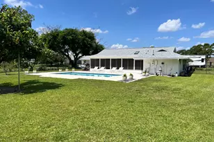 2001 SE Bisbee St, Port Saint Lucie, FL 34952 - Photo 9