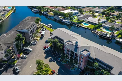 450 Paradise Isle Boulevard, Hallandale Beach, FL 33009 - Photo 25