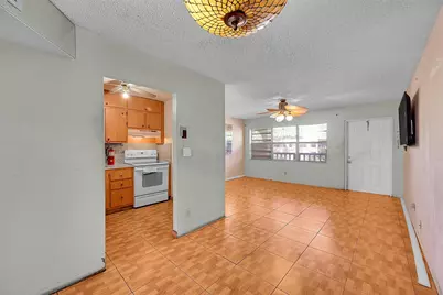 9101 Sunrise Lakes Boulevard #206, Sunrise, FL 33322 - Photo 7
