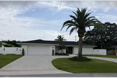 10736 Locust Street, Palm Beach Gardens, FL 33418 - Photo 1