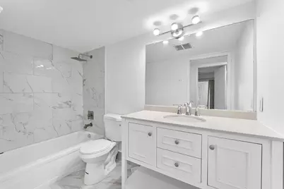 1052 Hythe C, Boca Raton, FL 33434 - Photo 7
