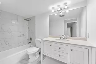 1052 Hythe C, Boca Raton, FL 33434 - Photo 7