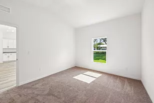 5200 Hickory Dr, Fort Pierce, FL 34982 - Photo 9