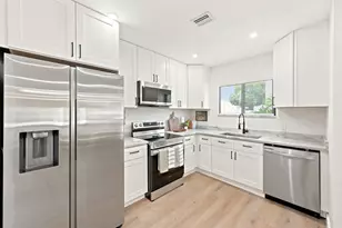 424 Putnam Rd, West Palm Beach, FL 33405 - Photo 17