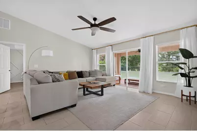 516 SE Crosspoint Drive, Port Saint Lucie, FL 34983 - Photo 11
